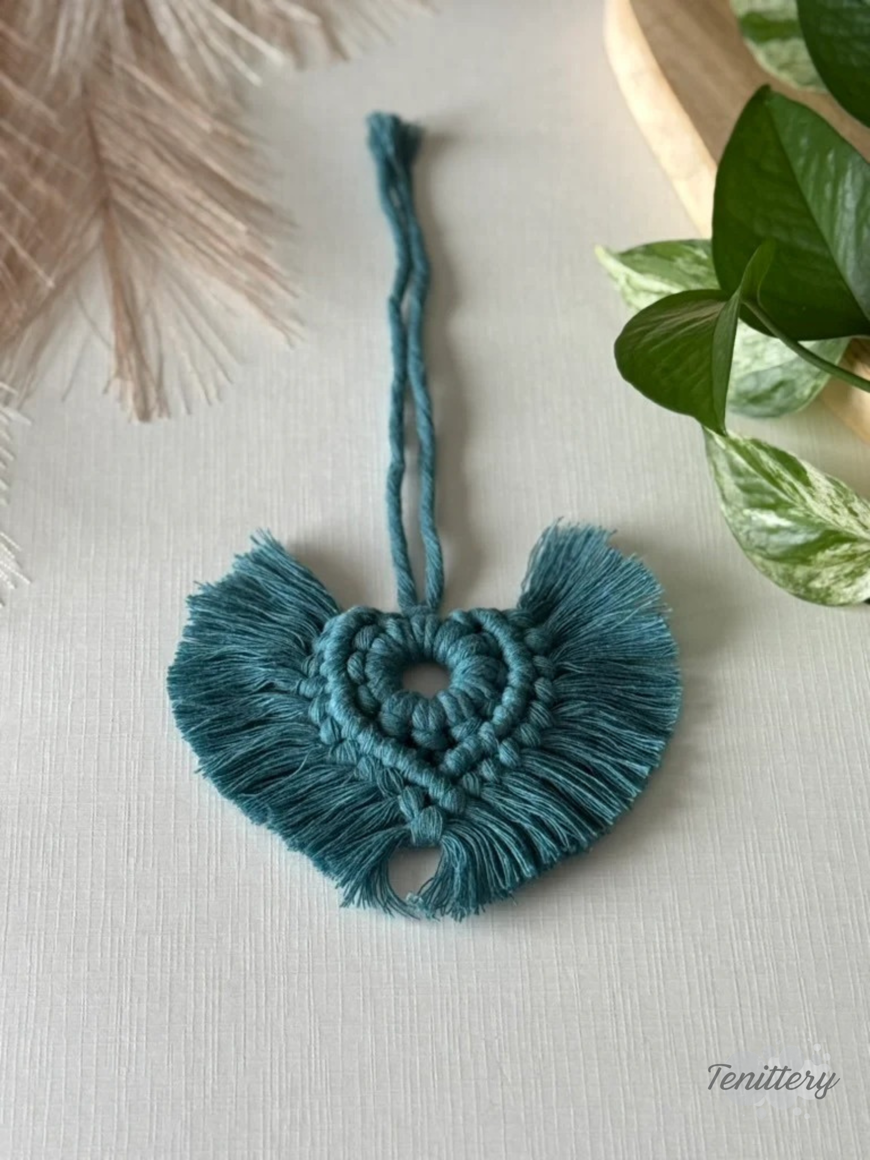 Macramé aromadifuzér Spirit v modré barvě.