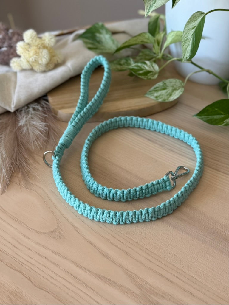 Macramé vodítko Willow délka 123 cm mentolová lifestyle.
