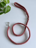 Macramé vodítko Willow délka 123 cm starorůžová.